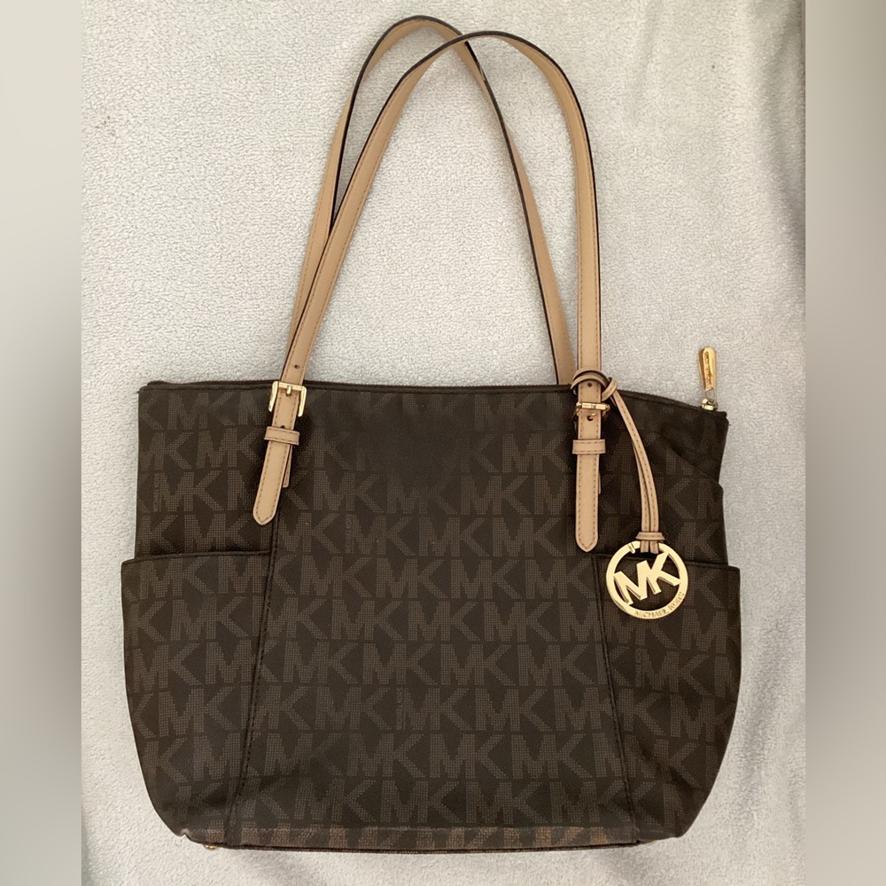 Michael Kors Jet Set Signature Tote Bag